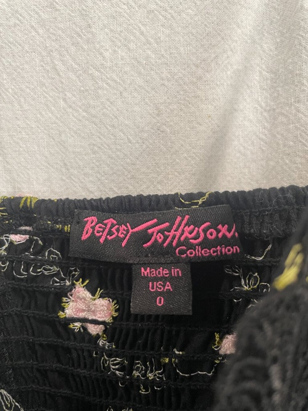 Betsey Johnson Y2K Black Floral Embroidered Mini Dress Spaghetti Strap Sz 0 - Picture 4 of 9